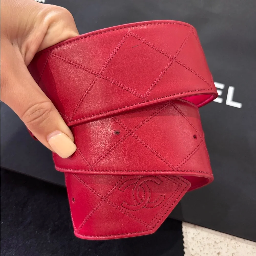 Authentic CHANEL wide red leather gold hardware vintage belt 80cm